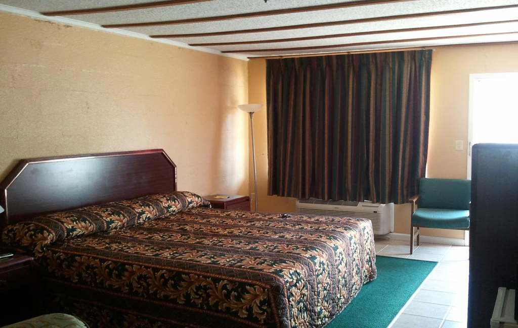 Hotel Single Bedroom